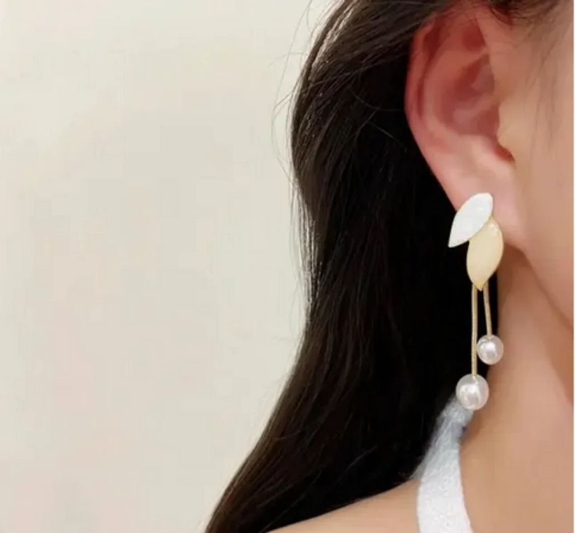 Silver Needle Korea Dongdaemun Pearl Leaf Tassel Earrings