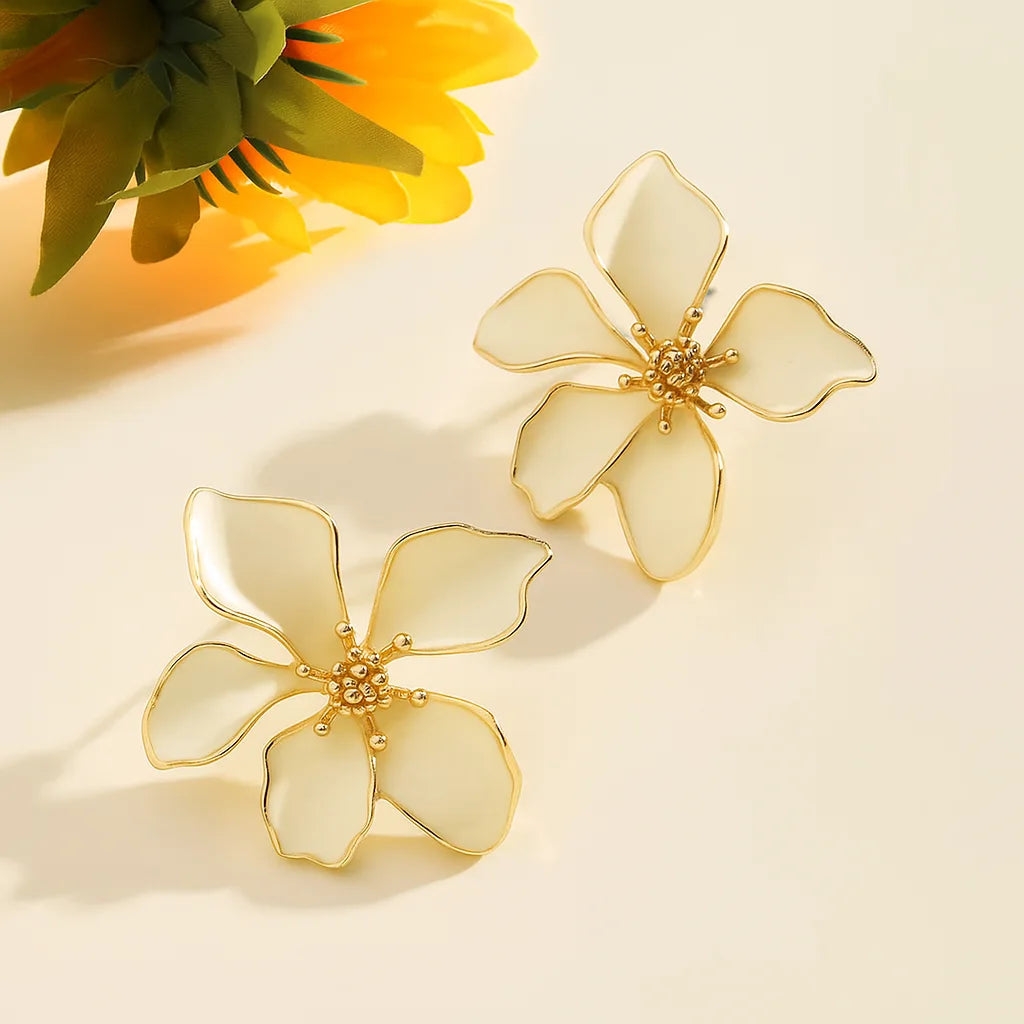Colossal Cream Luxury Gold Earring