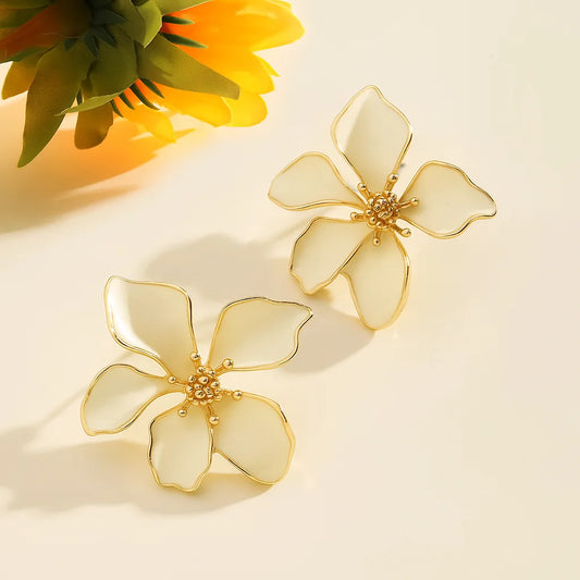 Colossal Cream Luxury Gold Earring