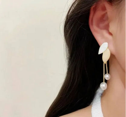 Silver Needle Korea Dongdaemun Pearl Leaf Tassel Earrings