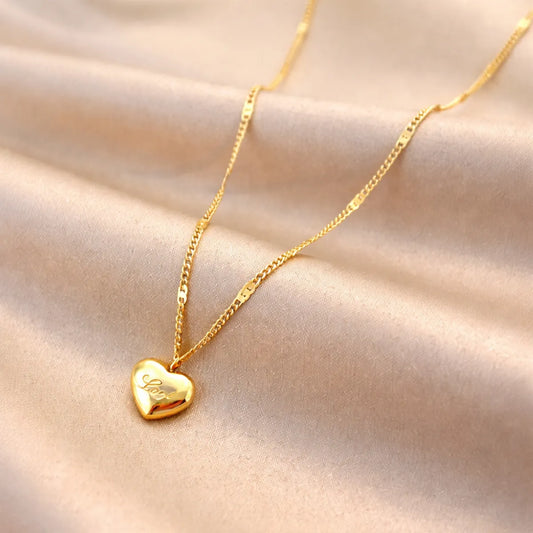 heart pendant necklace for women with anti tarnish chain design