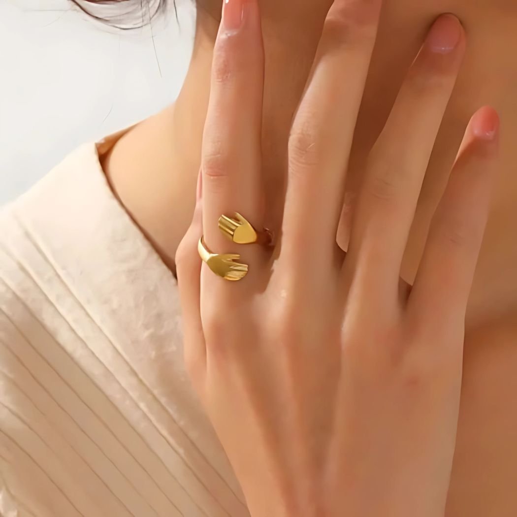 adjustable hug design ring for women