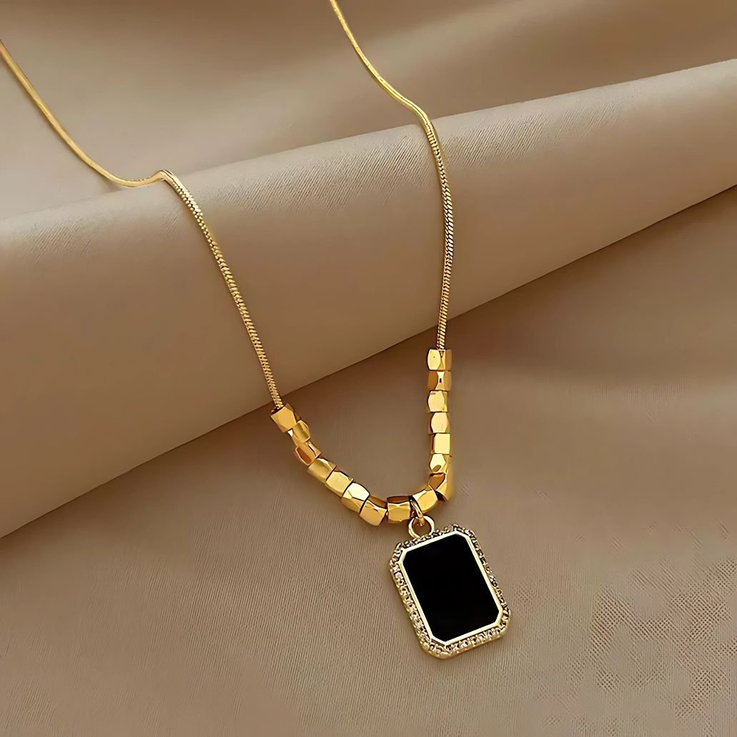 square black pendant chain necklace for women