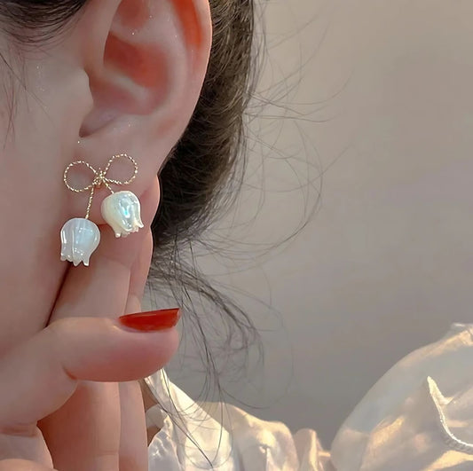 tulip bow earrings
