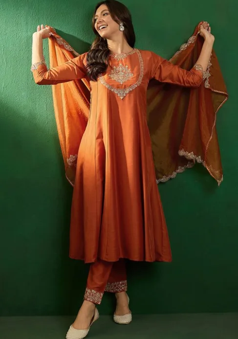 Embroidered Boat-Neck Kurta With Trousers & Dupatta