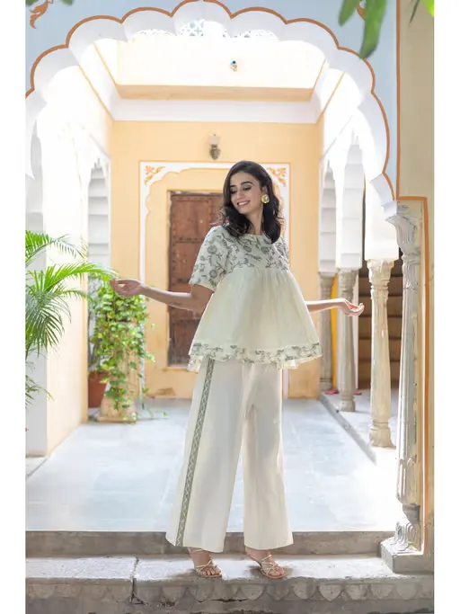White Floral Half Sleeves Round Neck Co-Ord
